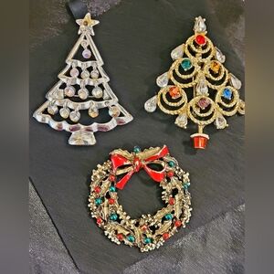 Vintage Festive Holiday Brooch Set - From The 60s To 70s Wreath, Christmas Trees